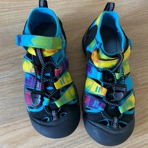 Keens Kids Water shoes. Like new. Wore twice. Boys or girls.